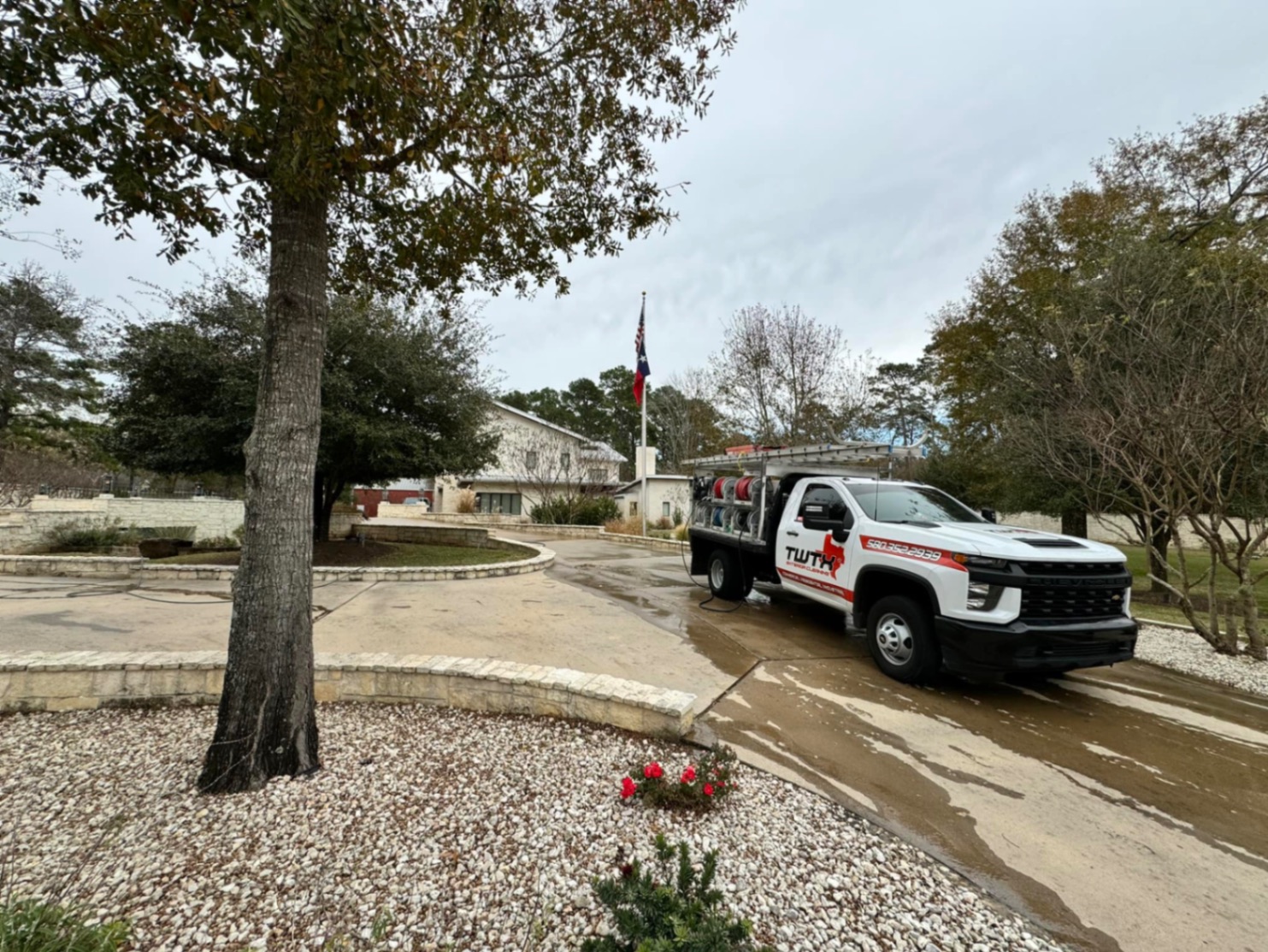TWTX Exterior Cleaning truck on site